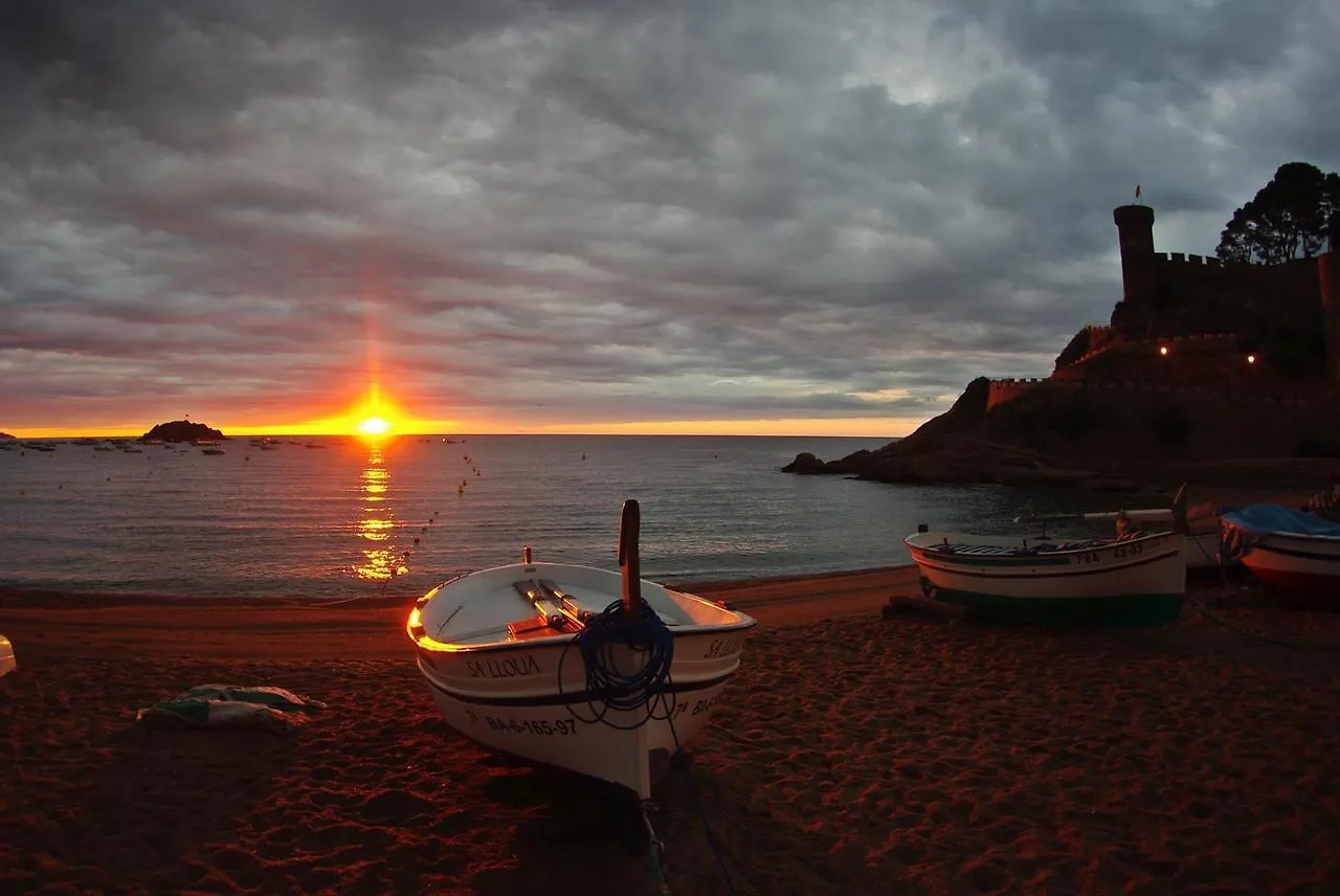 Apartment Lets Holidays Passeig Del Mar Tossa de Mar